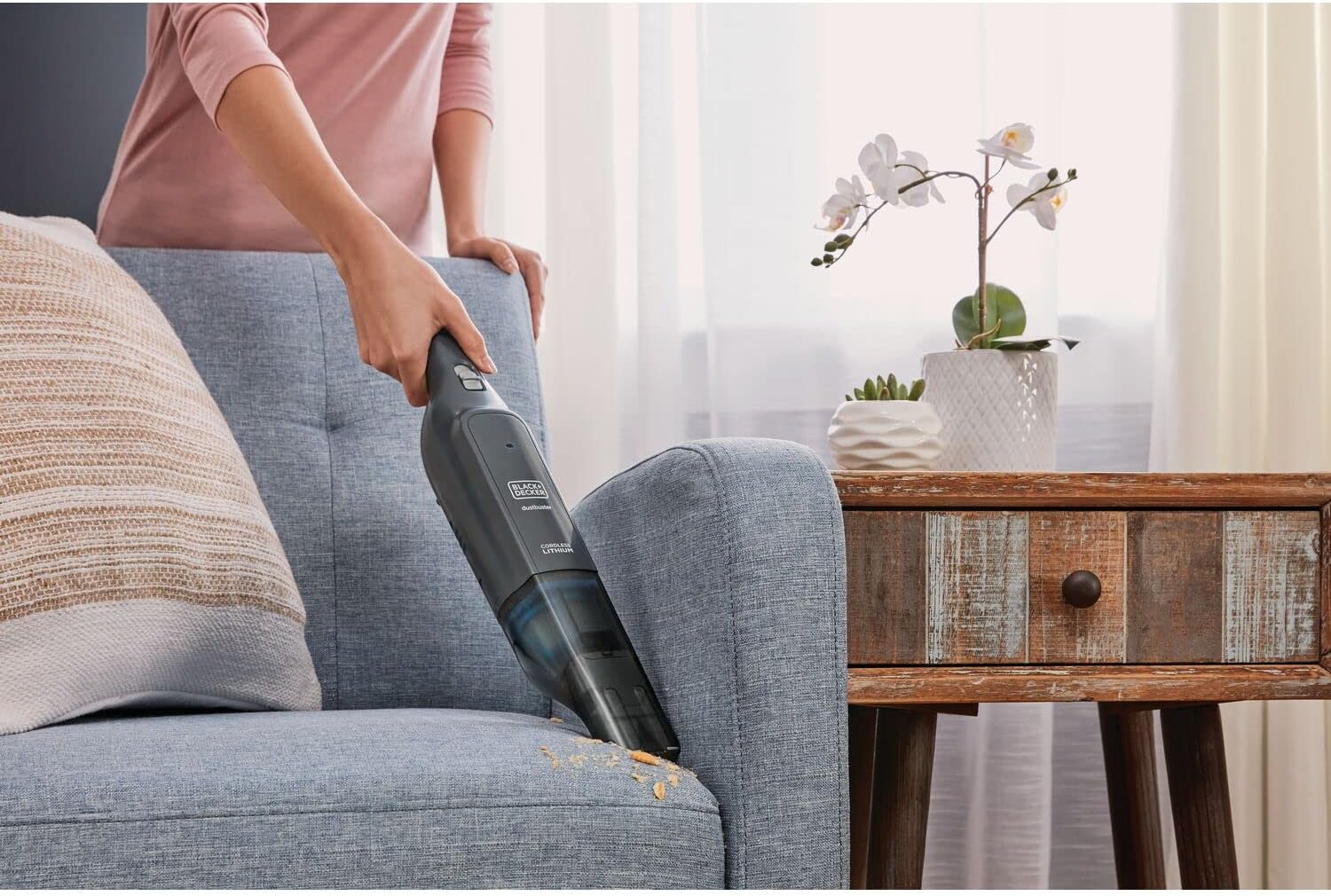 Black+decker HLVC320B11 Aspirabriciole 12v 130ml Pellican C/base Ric.